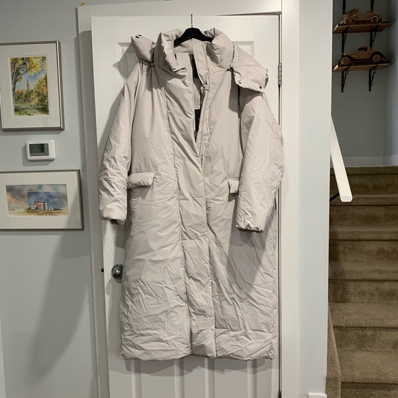 NWT MAXI LENGTH NYLON PUFFER COAT WITH REMOVABLE HOOD - Picture 4 of 4